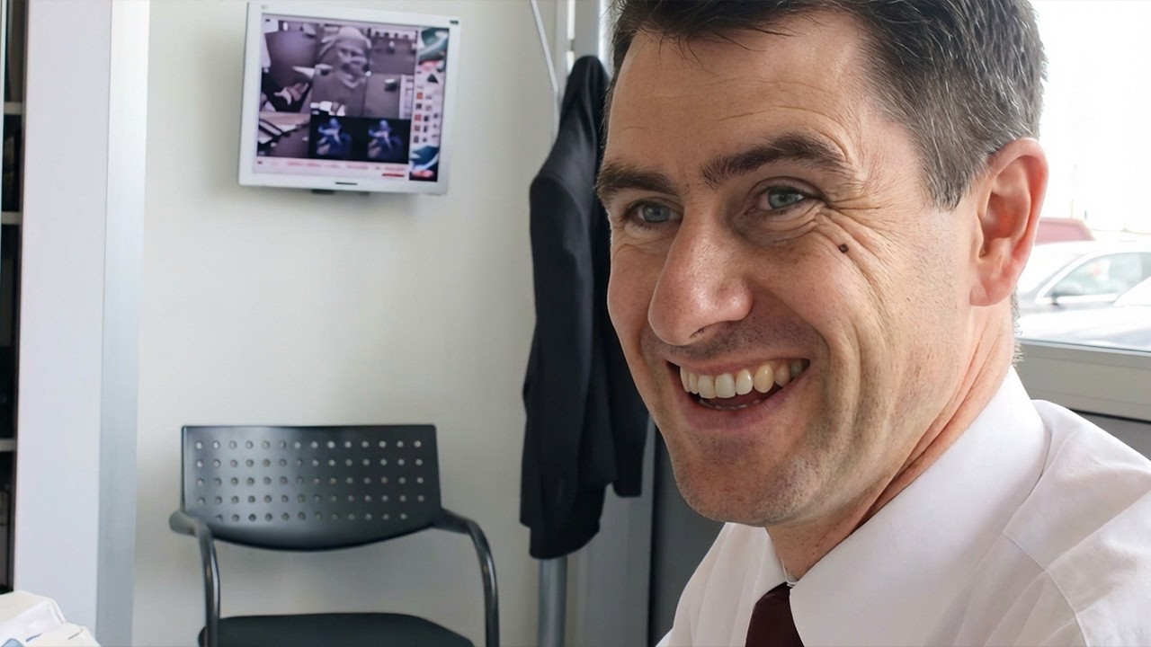 Les "vendeuses d'élite" de l'automobile - reportage