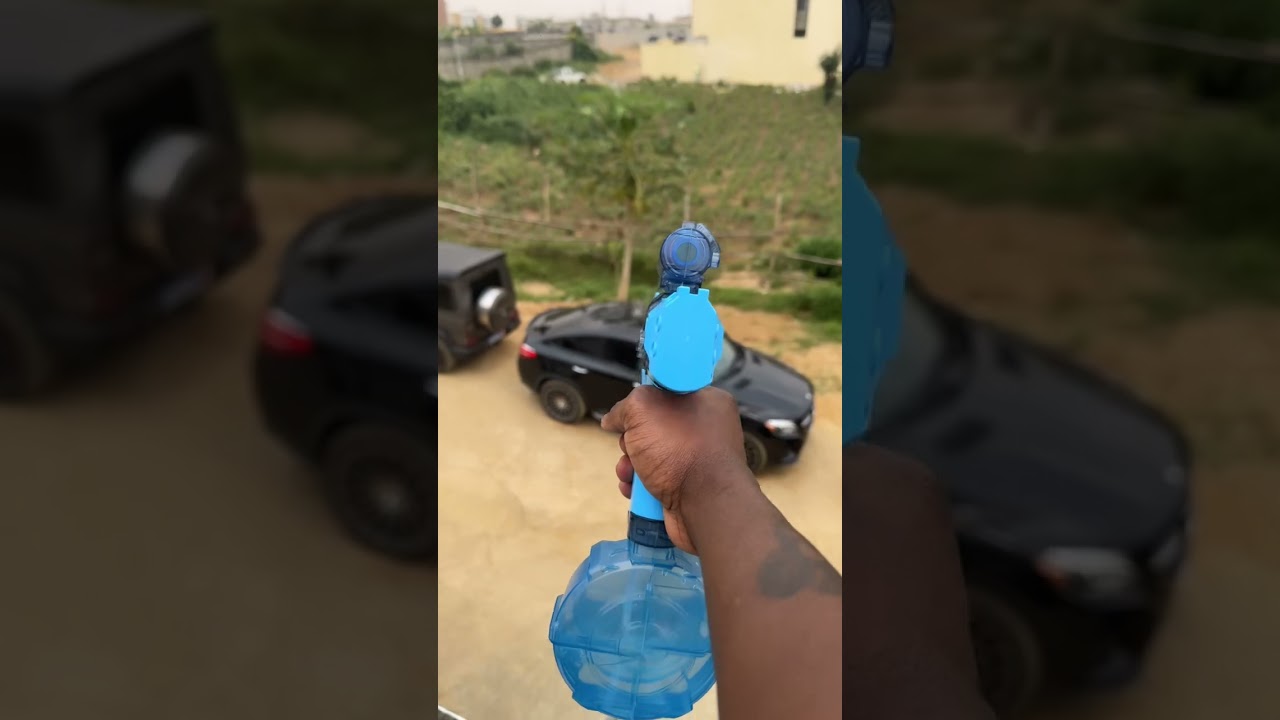 DIDI B QUI JOUE AVEC CES VOITURES 😳