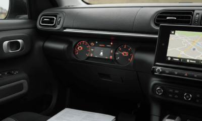 découvrez la signification des voyants du tableau de bord de la citroën c3 et trouvez les solutions adaptées pour chaque alerte en 2025. guide complet pour rouler en toute sécurité et prévenir les pannes.