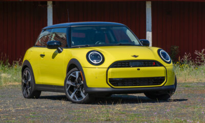 découvrez la signification des voyants du tableau de bord de la mini cooper 2025. guide pratique pour comprendre et réagir efficacement aux alertes de votre véhicule.