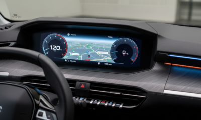 découvrez toutes les fonctionnalités et astuces du tableau de bord de la peugeot 308 phase 2 en 2025 pour optimiser votre expérience de conduite.