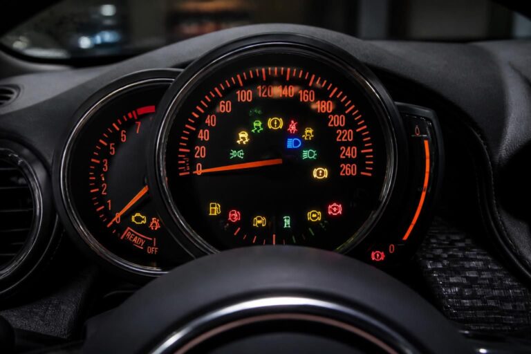 Voyants mini cooper : guide complet des signaux et leur signification