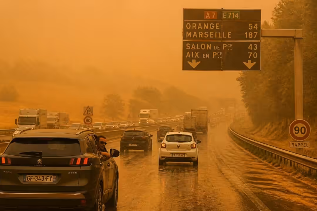 découvrez comment le sable du sahara envahit la france durant la canicule et crée un piège méconnu qui surprend les automobilistes. conseils et explications pour mieux comprendre ce phénomène exceptionnel.